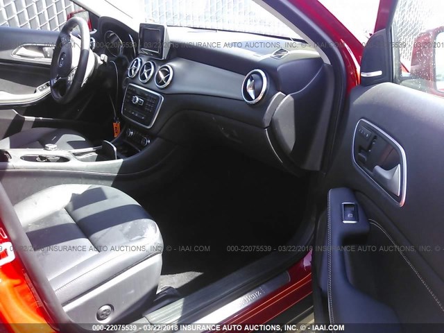 WDCTG4EB4FJ154735 - 2015 MERCEDES-BENZ GLA 250 RED photo 5