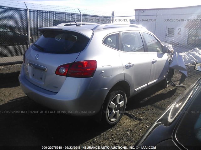 JN8AS5MV5FW260373 - 2015 NISSAN ROGUE SELECT S SILVER photo 4