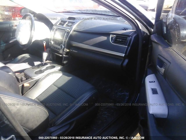 4T1BF1FK4CU085293 - 2012 TOYOTA CAMRY SE/LE/XLE Черный фото 5