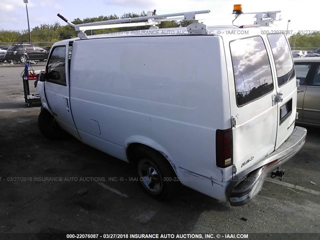 1GCDM19WX1B104343 - 2001 CHEVROLET ASTRO WHITE photo 3