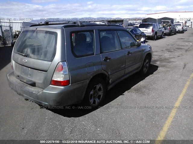 JF1SG63666H704422 - 2006 SUBARU FORESTER 2.5X GRAY photo 4