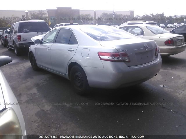 4T1BF3EK9BU123239 - 2011 TOYOTA CAMRY SE/LE/XLE GRAY photo 3