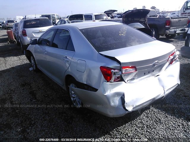4T1BF1FK6CU015472 - 2012 TOYOTA CAMRY SE/LE/XLE SILVER photo 3