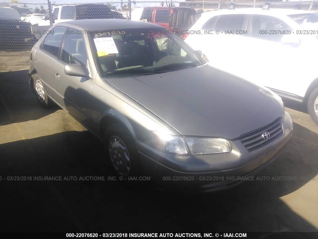 JT2BG22K3V0084023 - 1997 TOYOTA CAMRY LE/XLE TAN photo 1