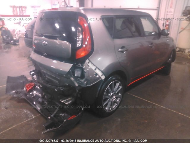 KNDJX3AAXH7452016 - 2017 KIA SOUL ! GRAY photo 4