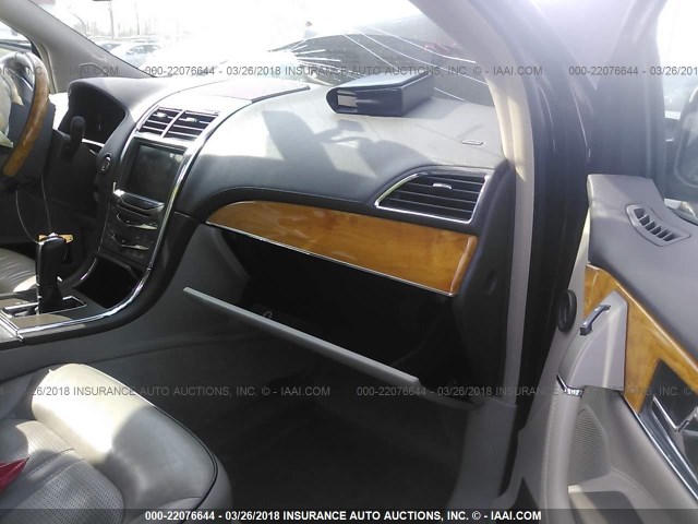 2LMDJ6JK3DBL05627 - 2013 LINCOLN MKX BLACK photo 5