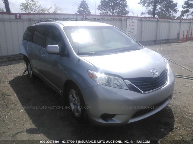 5TDKK3DC5ES526735 - 2014 TOYOTA SIENNA LE SILVER photo 1