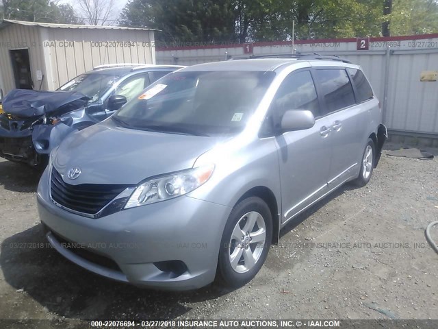 5TDKK3DC5ES526735 - 2014 TOYOTA SIENNA LE SILVER photo 2