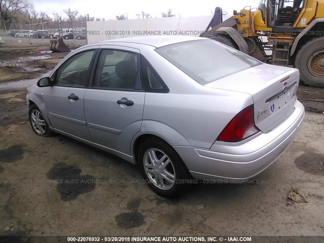 1FAFP34394W186819 - 2004 FORD FOCUS SE COMFORT/SE SPORT SILVER photo 3