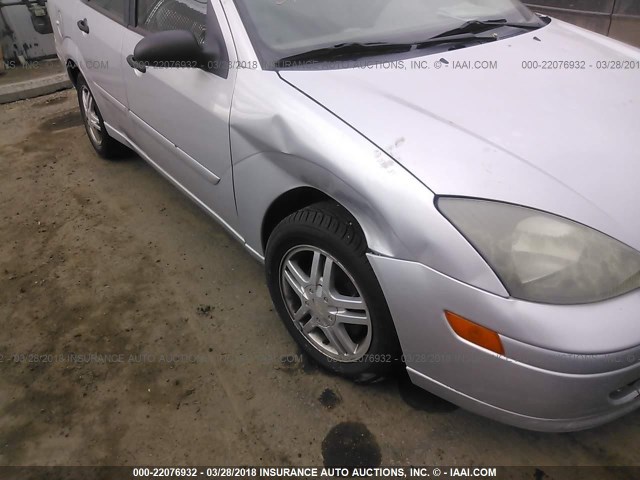 1FAFP34394W186819 - 2004 FORD FOCUS SE COMFORT/SE SPORT SILVER photo 6