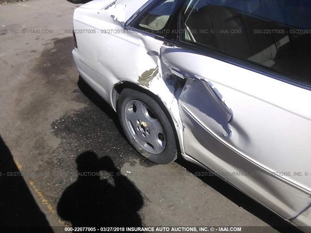 4T1BF28BX3U323604 - 2003 TOYOTA AVALON XL/XLS WHITE photo 6