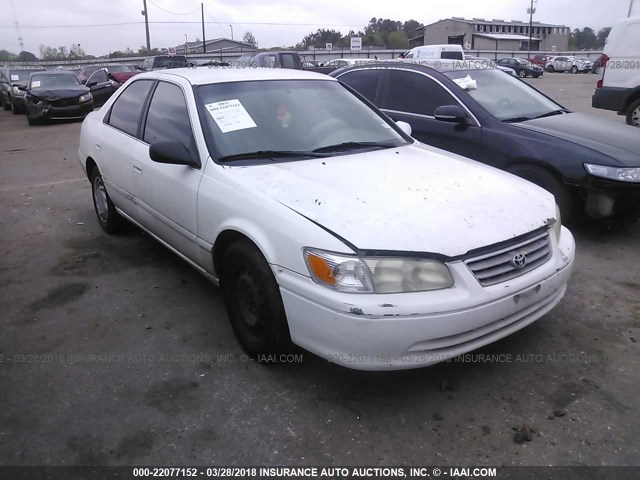 JT2BG28K4Y0489562 - 2000 TOYOTA CAMRY LE/XLE Weiß Foto 1