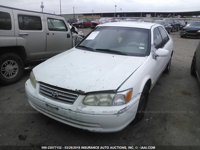 JT2BG28K4Y0489562 - 2000 TOYOTA CAMRY LE/XLE WHITE photo 2