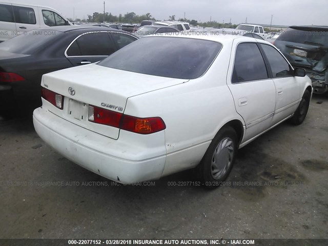 JT2BG28K4Y0489562 - 2000 TOYOTA CAMRY LE/XLE Weiß Foto 4