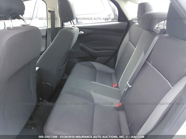 1FAHP3F29CL289588 - 2012 FORD FOCUS SE Plata foto 8