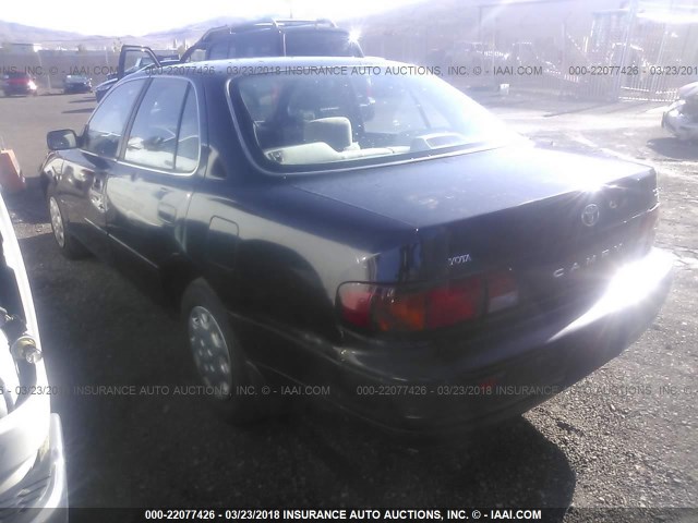 4T1BG12K1TU909608 - 1996 TOYOTA CAMRY DX/LE/XLE შავი ფოტო 3