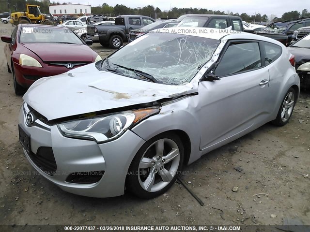 KMHTC6AD5EU198921 - 2014 HYUNDAI VELOSTER SILVER photo 2