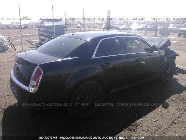 2C3CCARG4DH587061 - 2013 CHRYSLER 300 BLACK photo 4