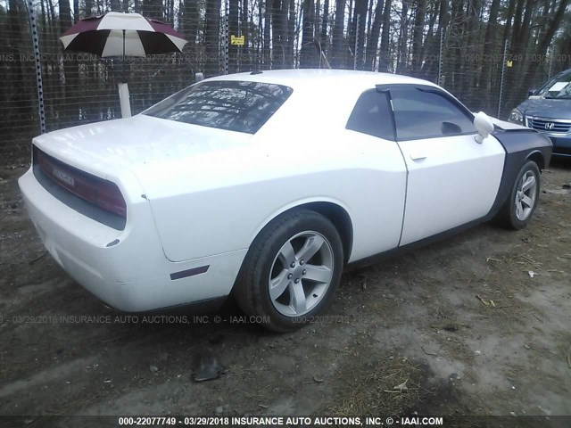 2C3CDYAG5DH736949 - 2013 DODGE CHALLENGER SXT WHITE photo 4