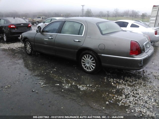 1LNHM83W44Y659904 - 2004 LINCOLN TOWN CAR ULTIMATE GRAY photo 3