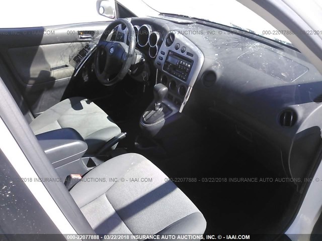2T1KR32E43C053125 - 2003 TOYOTA COROLLA MATRIX XR WHITE photo 5