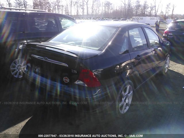 1FAFP38371W333869 - 2001 FORD FOCUS ZTS BLACK photo 4