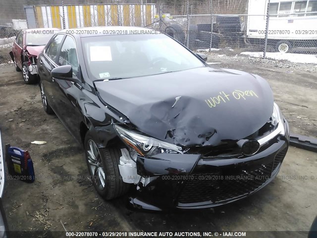 4T1BF1FK5GU149864 - 2016 TOYOTA CAMRY LE/XLE/SE/XSE შავი ფოტო 1