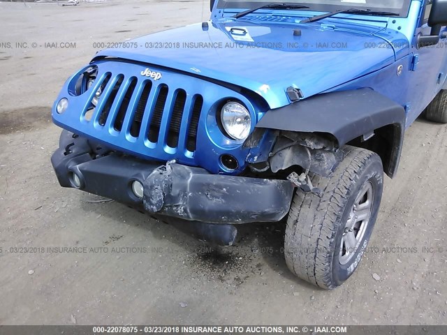 1C4BJWKG3GL200303 - 2016 JEEP WRANGLER UNLIMITE SPORT BLUE photo 6