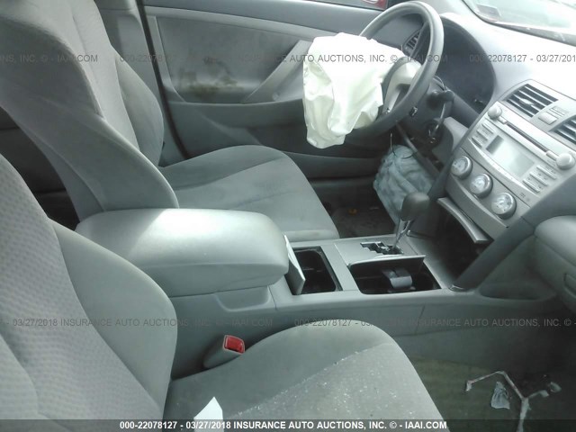 4T1BF3EK8AU512243 - 2010 TOYOTA CAMRY SE/LE/XLE Красный фото 5