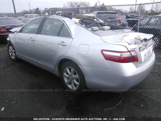 4T1BE46KX9U841948 - 2009 TOYOTA CAMRY SE/LE/XLE SILVER photo 3