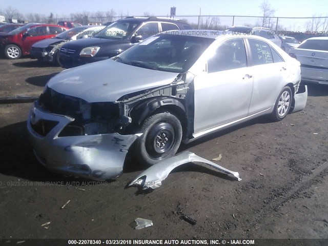 4T1BK46K57U542714 - 2007 TOYOTA CAMRY NEW GENERAT LE/XLE/SE SILVER photo 2