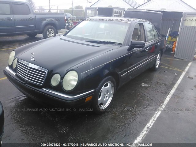 WDBJF72F6VA519597 - 1997 MERCEDES-BENZ E 420 BLACK photo 2