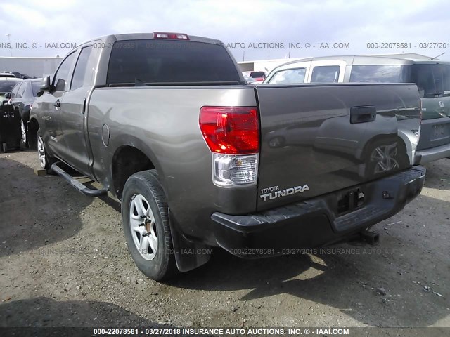 5TFRM5F18DX066611 - 2013 TOYOTA TUNDRA DOUBLE CAB SR5 GRAY photo 3