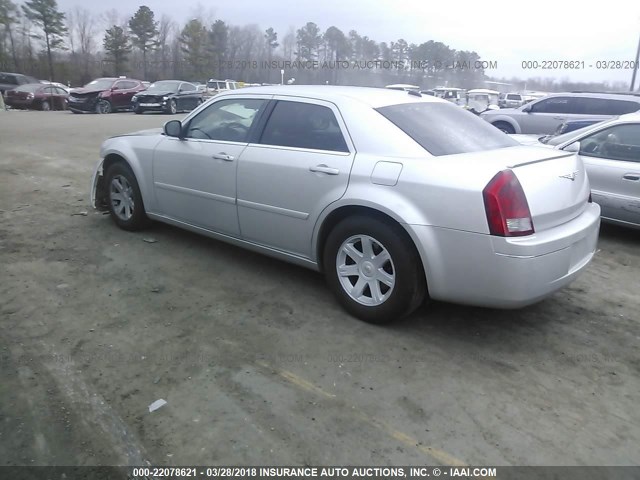 2C3AA53G35H597546 - 2005 CHRYSLER 300 TOURING SILVER photo 3