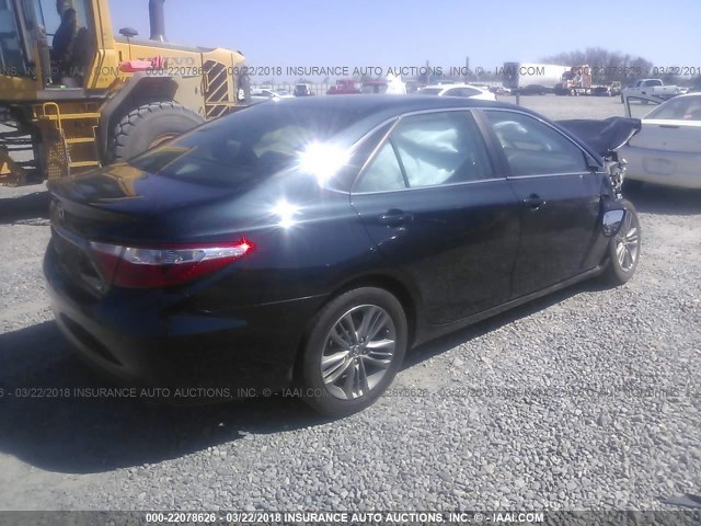 4T1BF1FK2GU574023 - 2016 TOYOTA CAMRY LE/XLE/SE/XSE GREEN photo 4