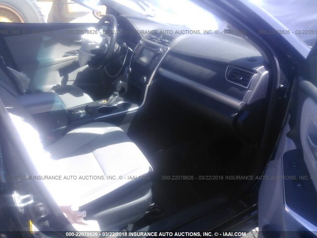 4T1BF1FK2GU574023 - 2016 TOYOTA CAMRY LE/XLE/SE/XSE GREEN photo 5