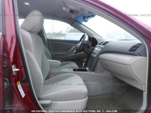 4T1BF3EKXBU178413 - 2011 TOYOTA CAMRY SE/LE/XLE RED photo 5