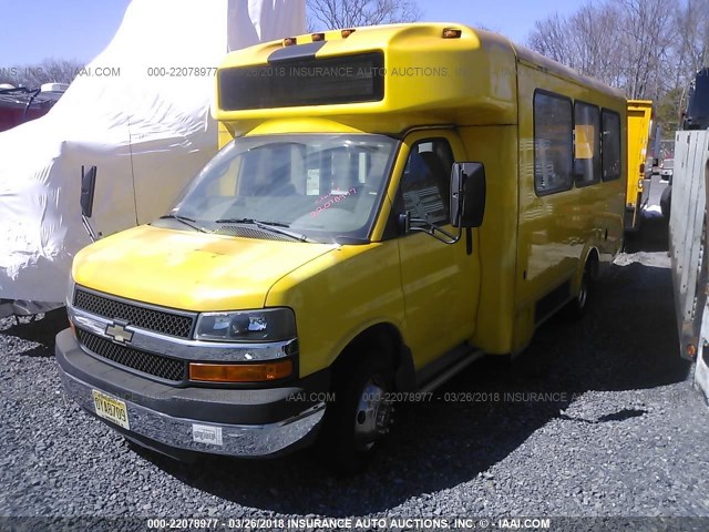 1GB6G5BG7D1125546 - 2013 CHEVROLET EXPRESS G4500  YELLOW photo 2