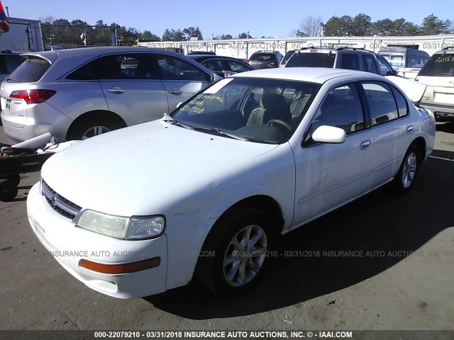 JN1CA21D9WM924142 - 1998 NISSAN MAXIMA GLE/GXE/SE WHITE photo 2