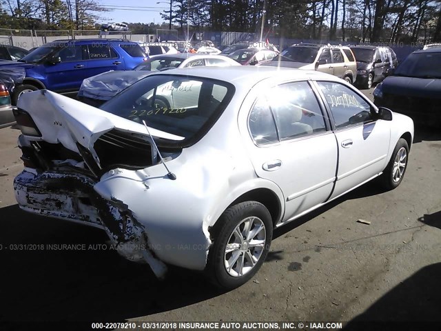 JN1CA21D9WM924142 - 1998 NISSAN MAXIMA GLE/GXE/SE WHITE photo 4