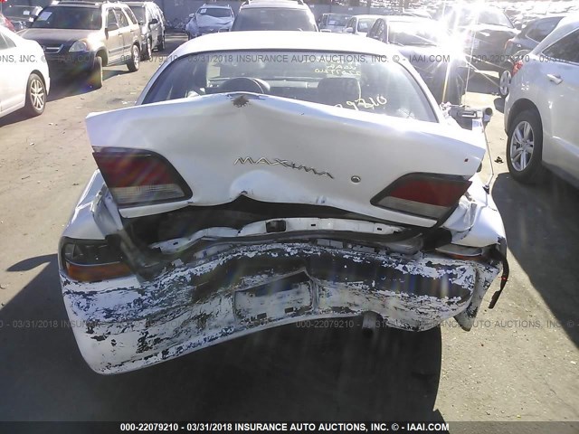 JN1CA21D9WM924142 - 1998 NISSAN MAXIMA GLE/GXE/SE WHITE photo 6