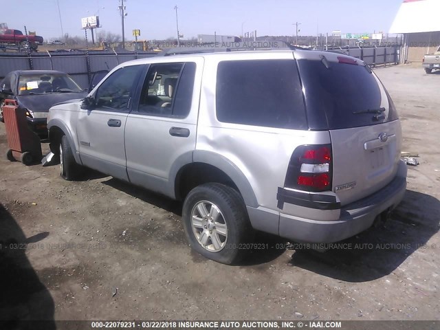 1FMEU63E36UA39375 - 2006 FORD EXPLORER XLT SILVER photo 3