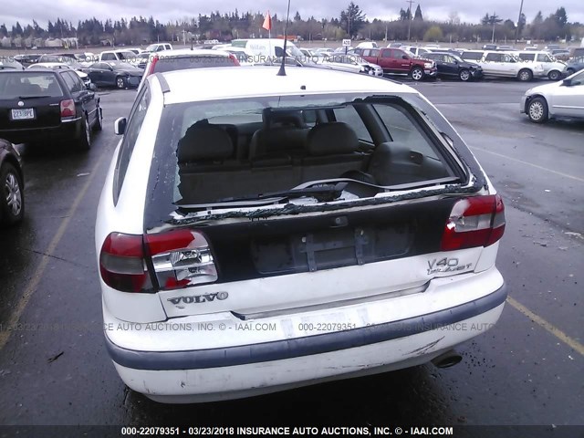 YV1VW2556YF579647 - 2000 VOLVO V40 თეთრი ფოტო 6