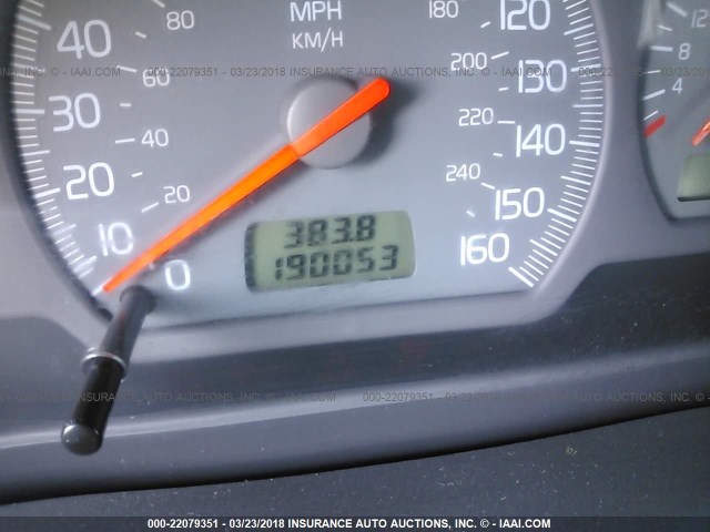 YV1VW2556YF579647 - 2000 VOLVO V40 თეთრი ფოტო 7