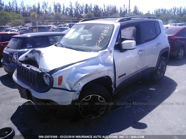 ZACCJBCTXFPC40980 - 2015 JEEP RENEGADE TRAILHAWK SILVER photo 2