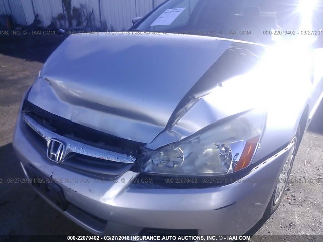 1HGCM56156A080351 - 2006 HONDA ACCORD VALUE SILVER photo 6