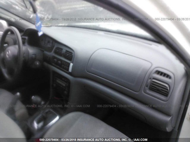 1YVGF22C025290112 - 2002 MAZDA 626 LX WHITE photo 5