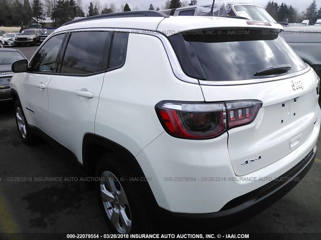 3C4NJDBB5JT101063 - 2018 JEEP COMPASS LATITUDE Weiß Foto 3