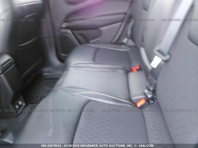 3C4NJDBB5JT101063 - 2018 JEEP COMPASS LATITUDE Weiß Foto 8