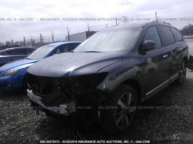 5N1AR2MN4DC606591 - 2013 NISSAN PATHFINDER S/SV/SL/PLATINUM 灰色 照片 2